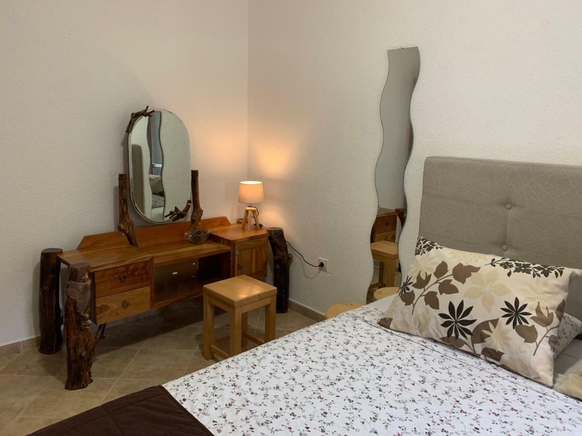 Apartmani Krgusic Tivat Exteriör bild